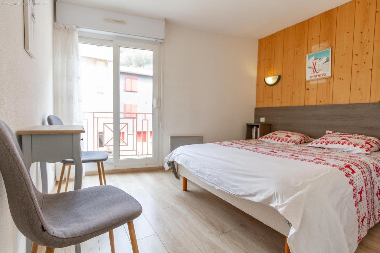 Appartement Centre Ville Parking Balcon Et Wi Fi 코트레 외부 사진
